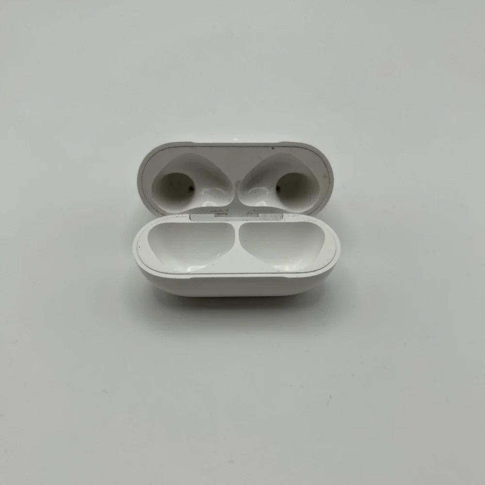 Apple AirPods 4 Charging Case (Without ANC) - A3058 (No AirPods) - Good